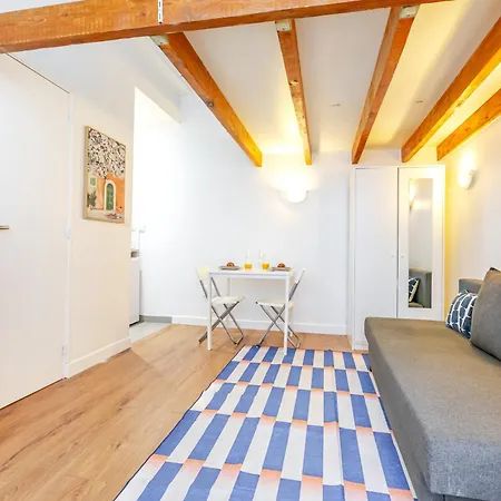 Appartamento Cool Avec Mezzanine 17ème Arrondissement Parigi
